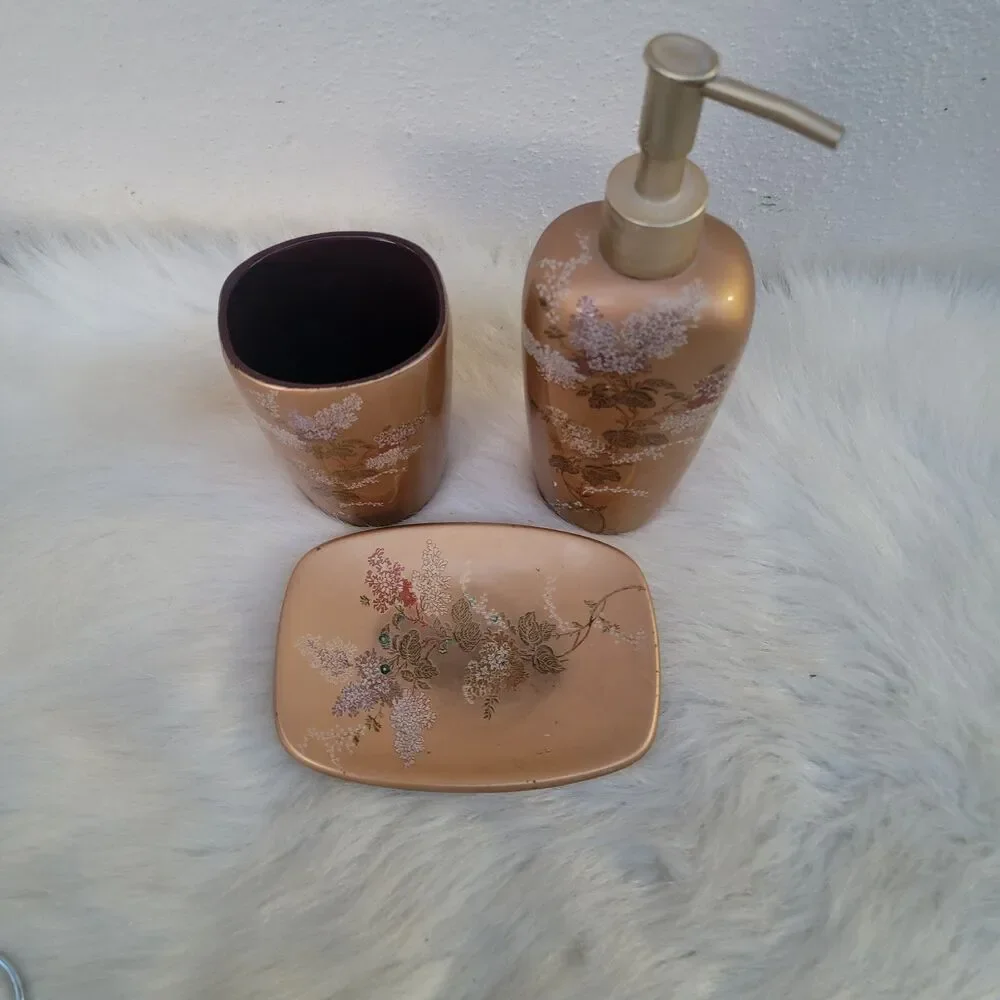Croscill 3 pc floral bathroom accessories set